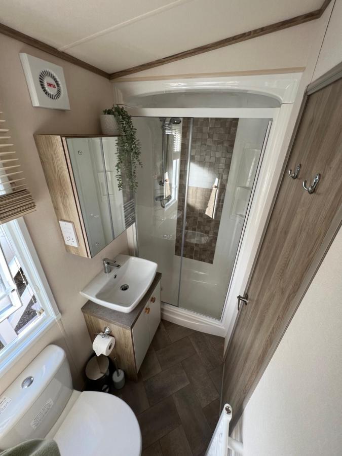 Anchors Rest - Family Caravan - Haven Lytchett Minster Exterior photo