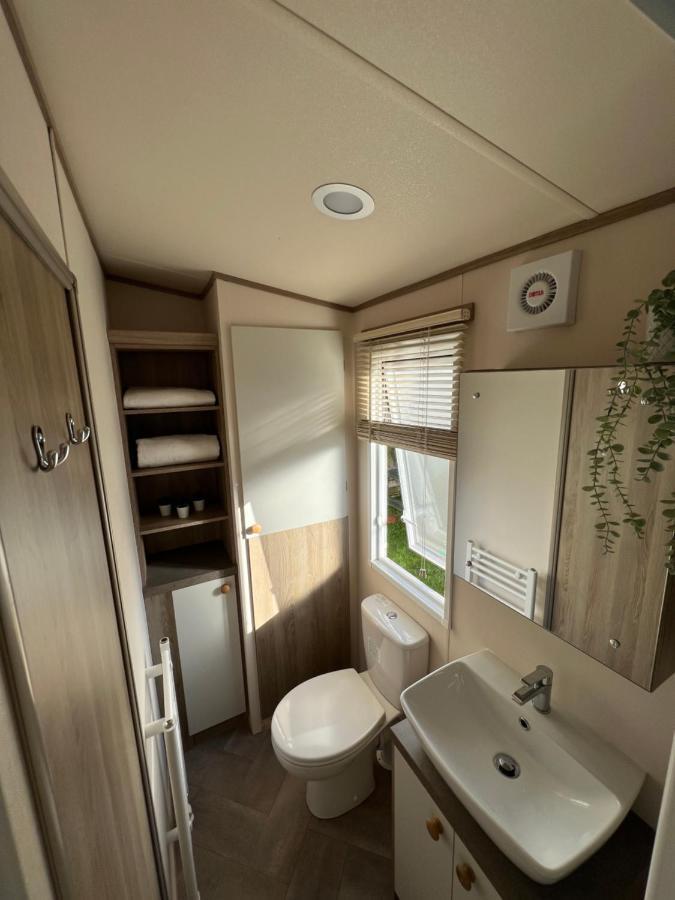Anchors Rest - Family Caravan - Haven Lytchett Minster Exterior photo